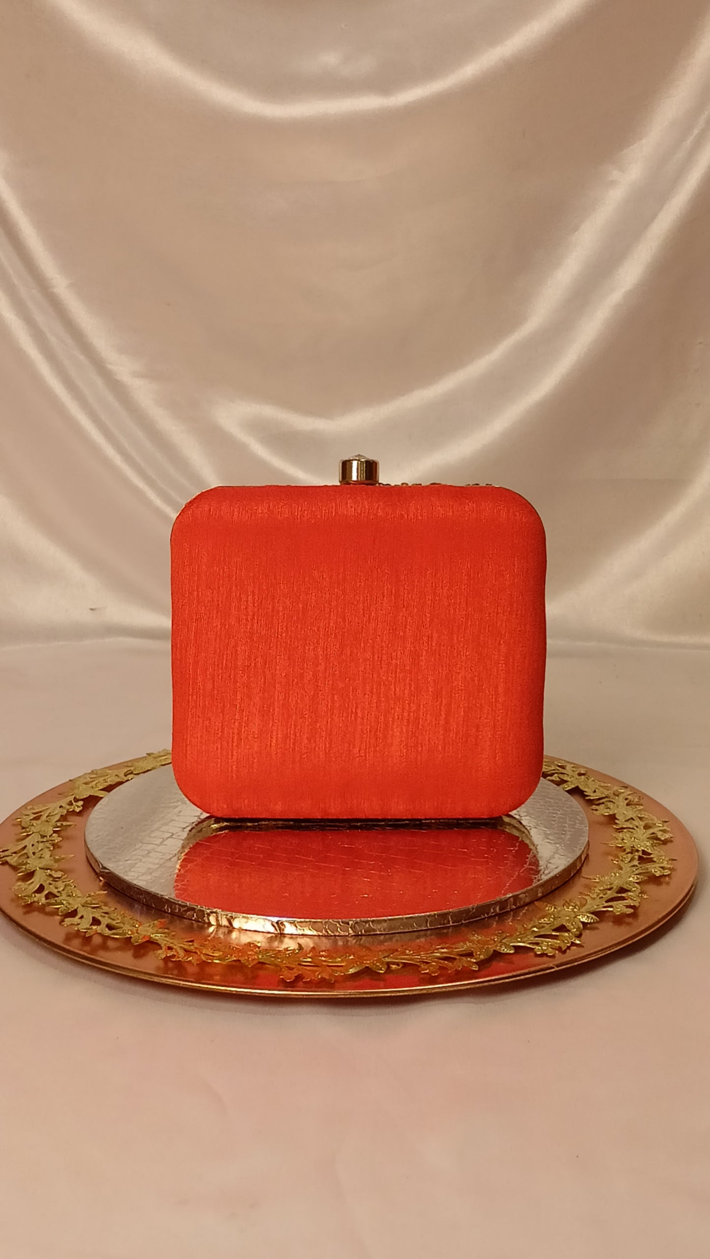 ORANGE SQUARE CLUTCH