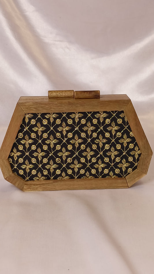 BLACK PENTAGON WOODEN CLUTCH