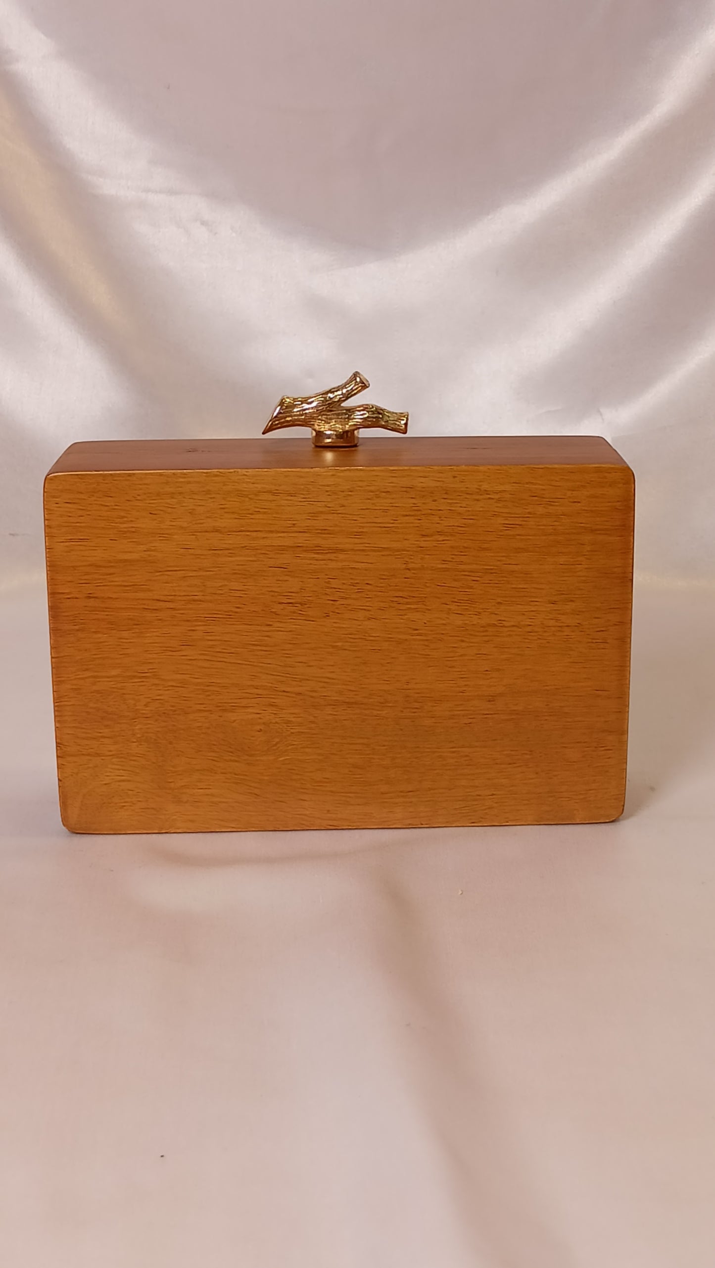 SEQUENCE WOODEN CLUTCH