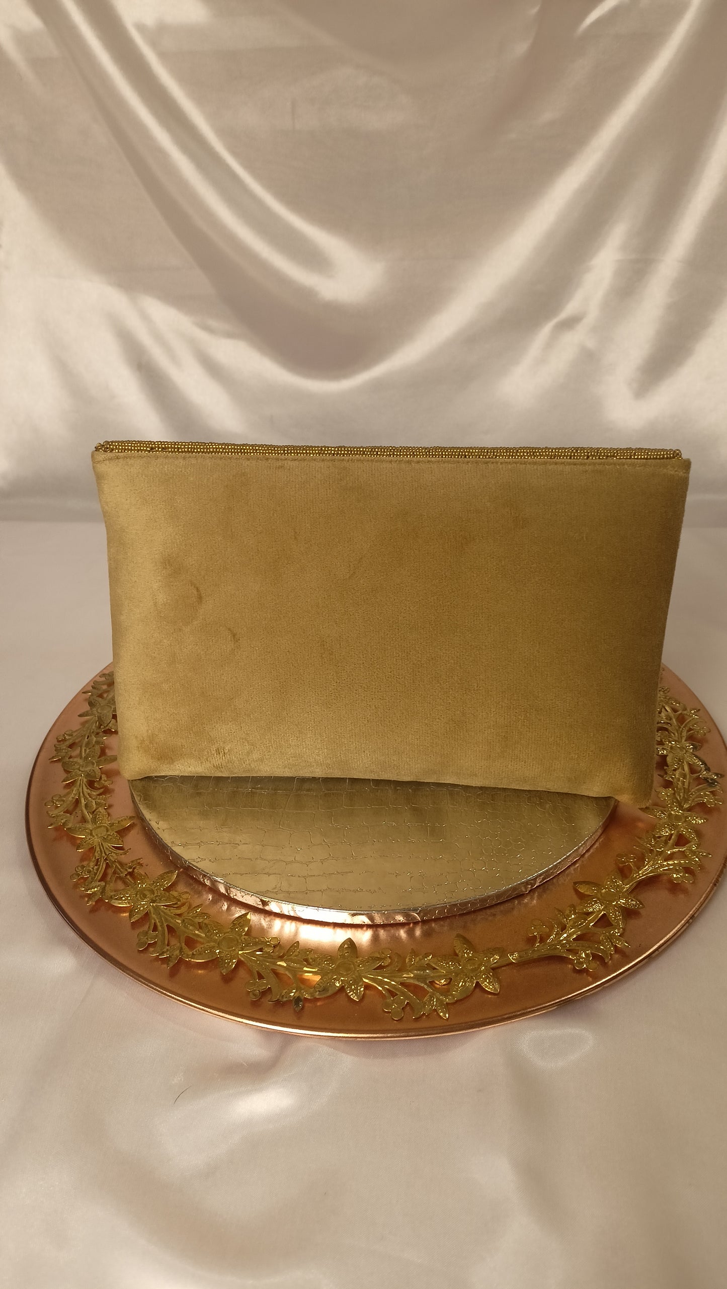 GOLDEN WORK CLUTCH BAG