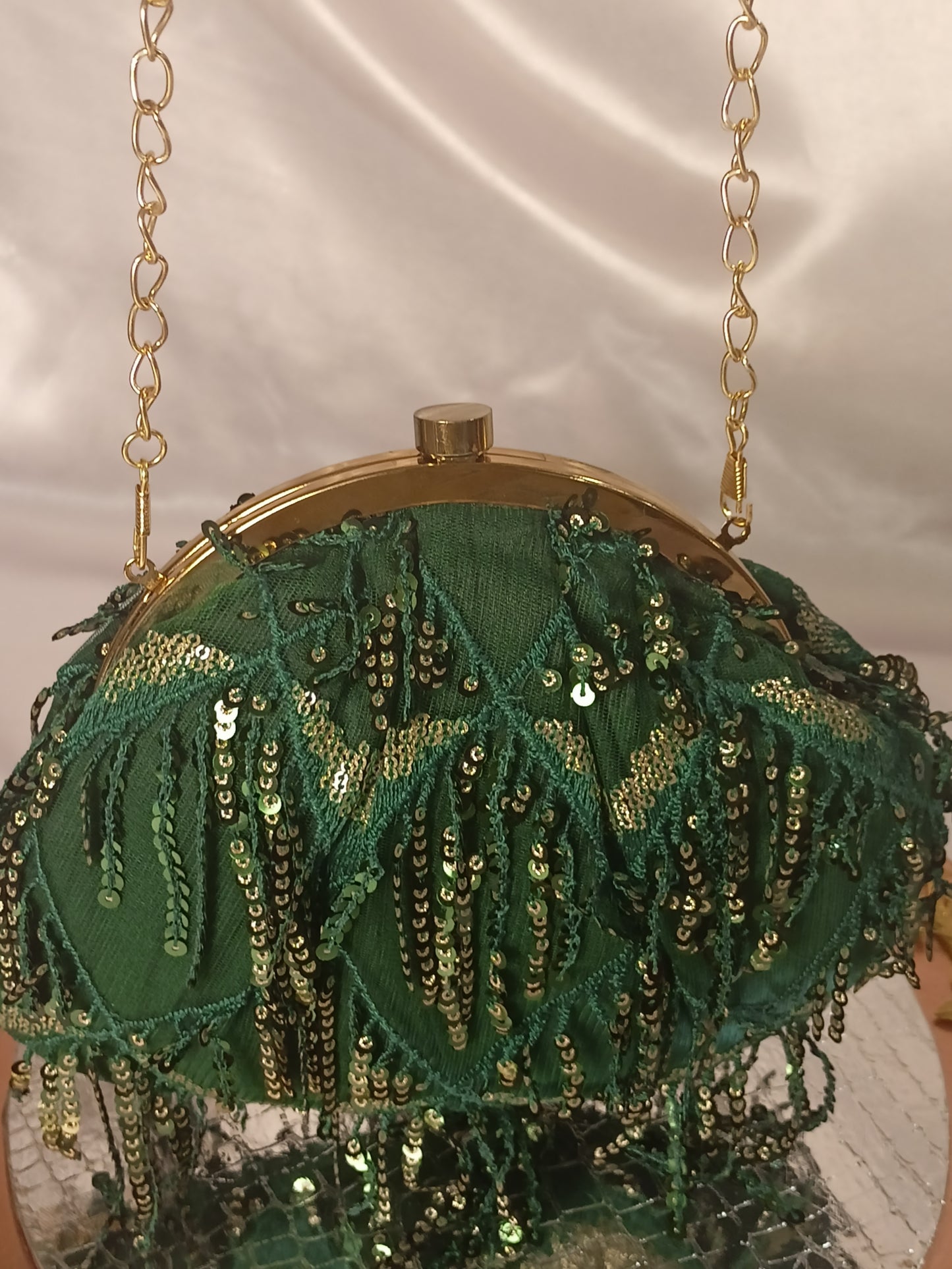DARK GREEN SEQUENCE BATUA CLUTCH